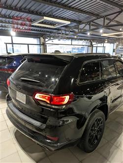 جیپ گراند شیرۆکی